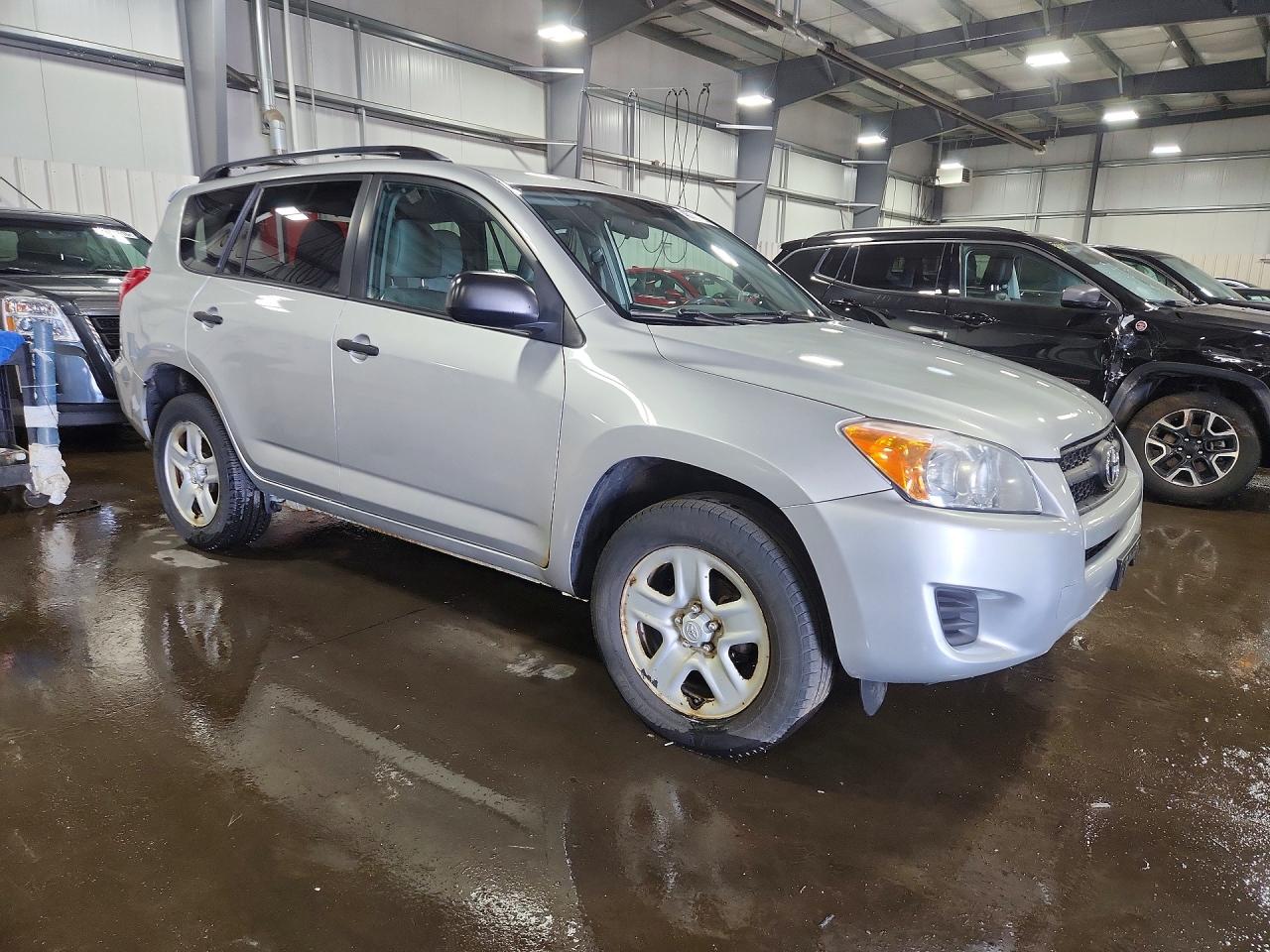 2012 TOYOTA RAV4 BASE photo 4