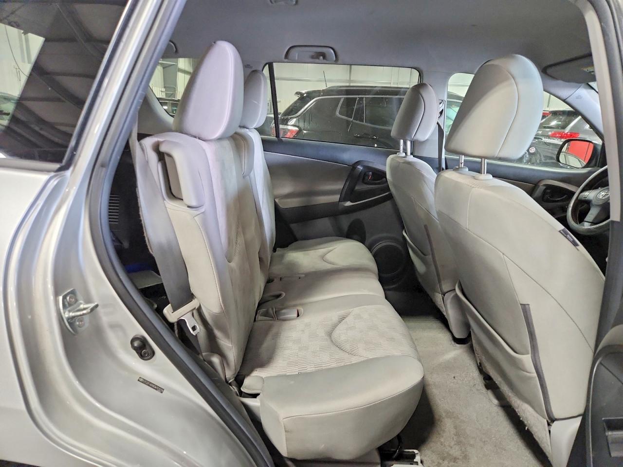 2012 TOYOTA RAV4 BASE photo 11