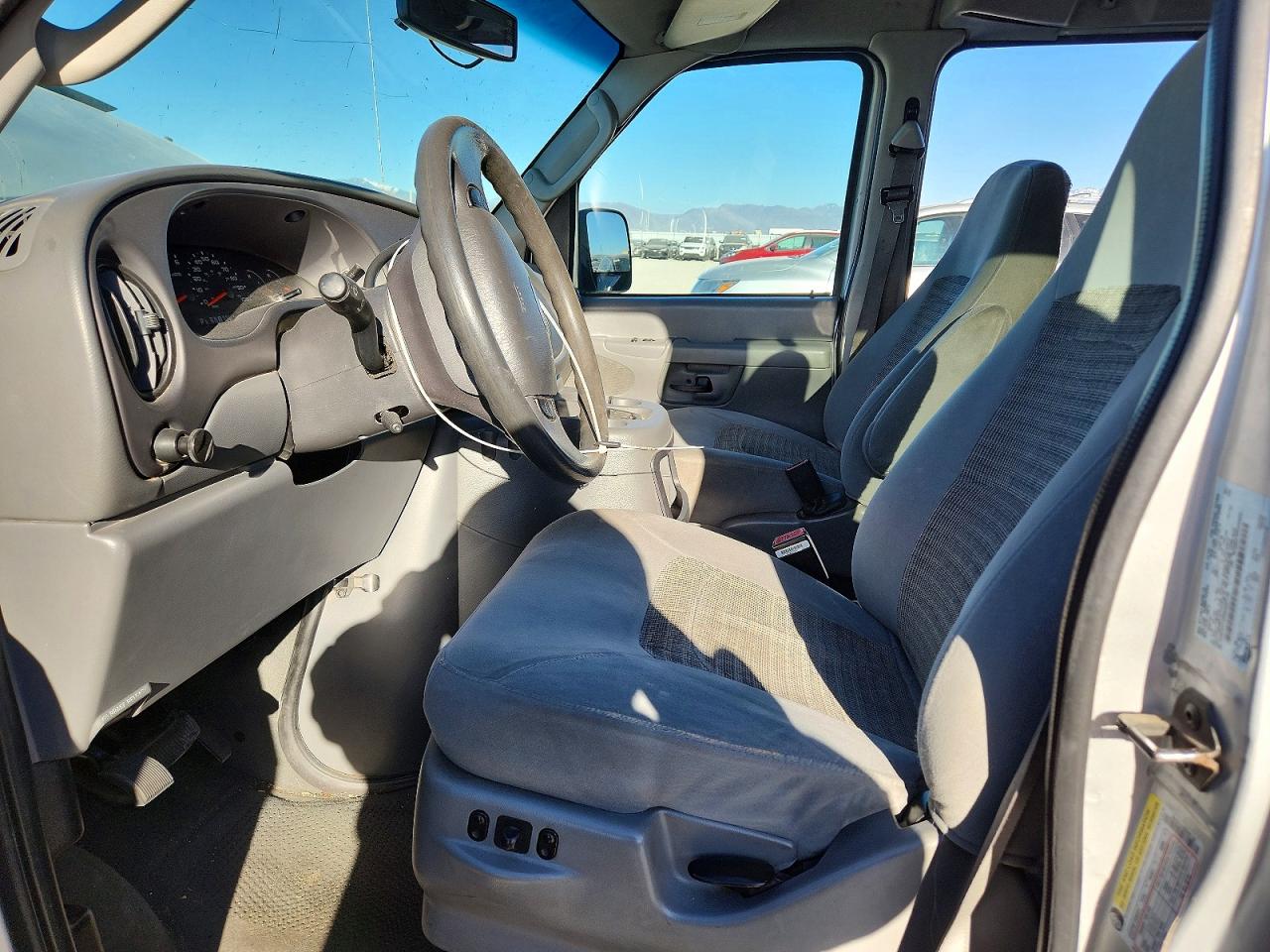 2005 FORD ECONOLINE E350 SUPER DUTY WAGON photo 7