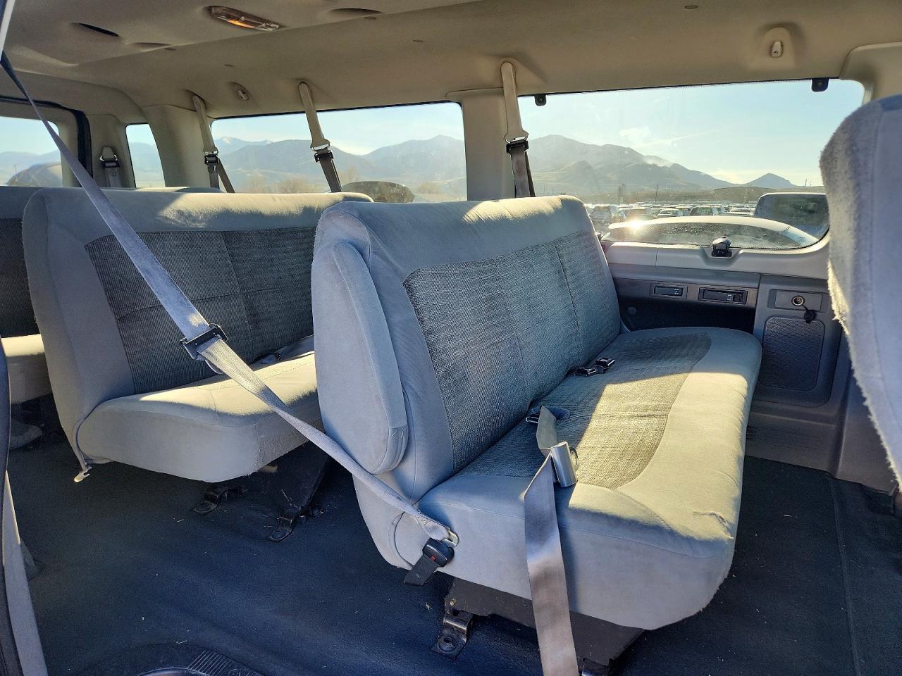 2005 FORD ECONOLINE E350 SUPER DUTY WAGON photo 10