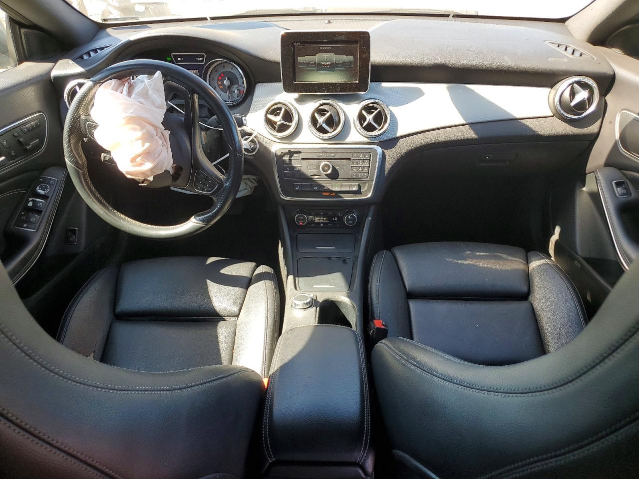 2016 MERCEDES-BENZ CLA 250 photo 8