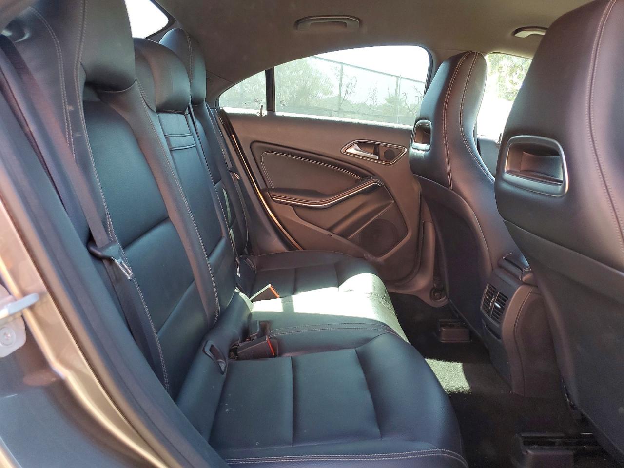2016 MERCEDES-BENZ CLA 250 photo 10