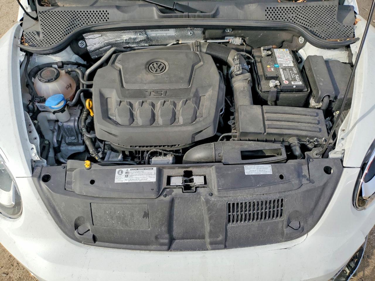 2019 VOLKSWAGEN BEETLE S photo 11
