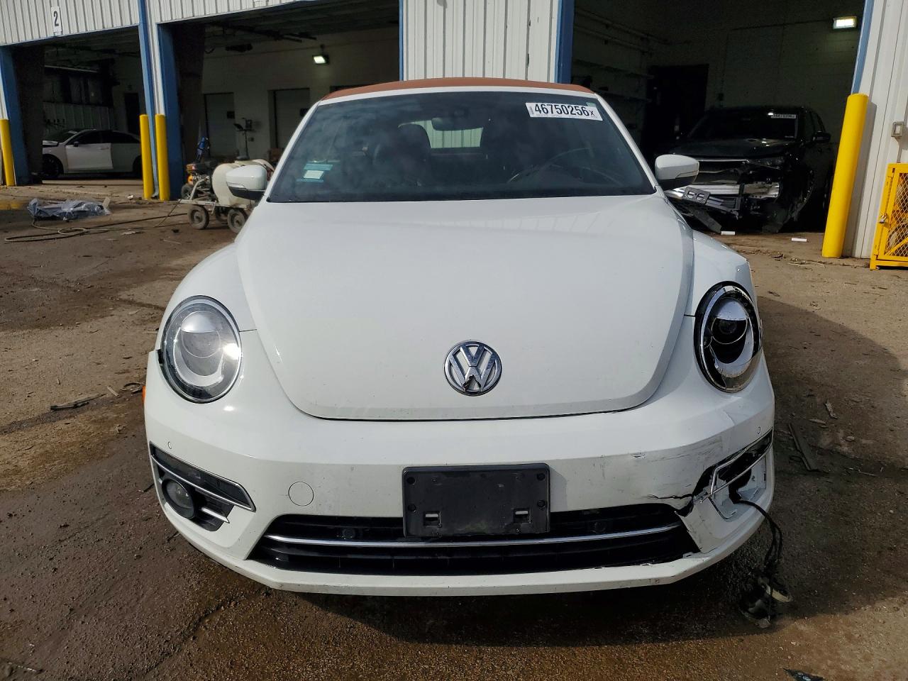 2019 VOLKSWAGEN BEETLE S photo 5