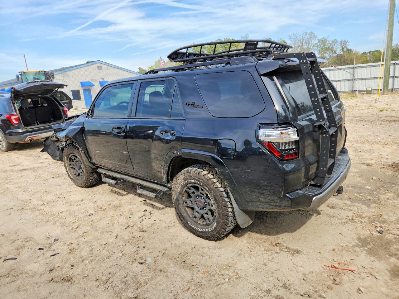 2022 TOYOTA 4RUNNER TRD OFF-ROAD PREMIUM photo 3