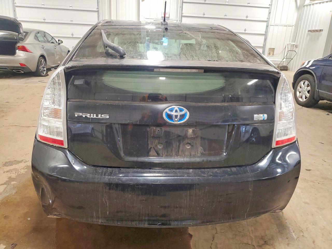 2010 TOYOTA PRIUS III photo 6