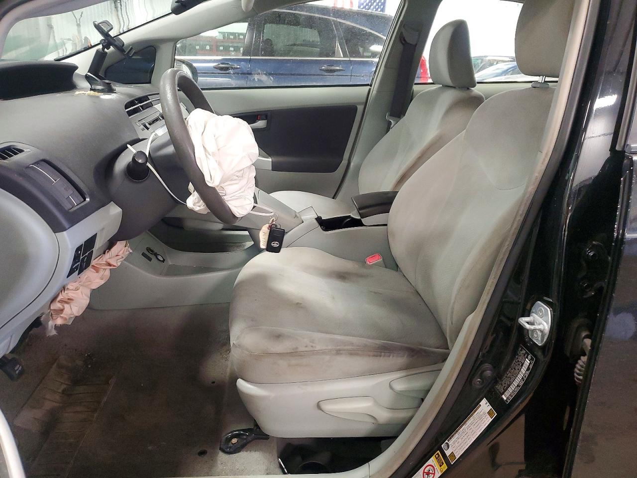 2010 TOYOTA PRIUS III photo 7
