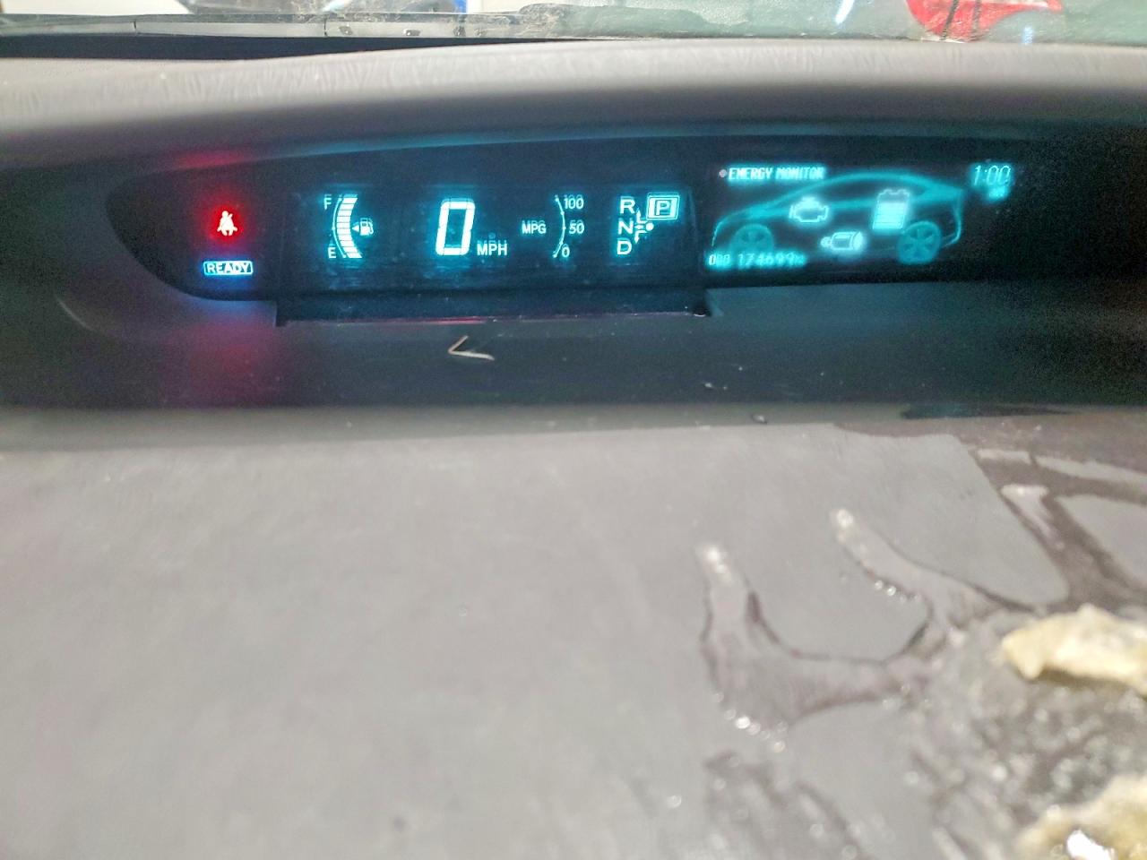 2010 TOYOTA PRIUS III photo 9
