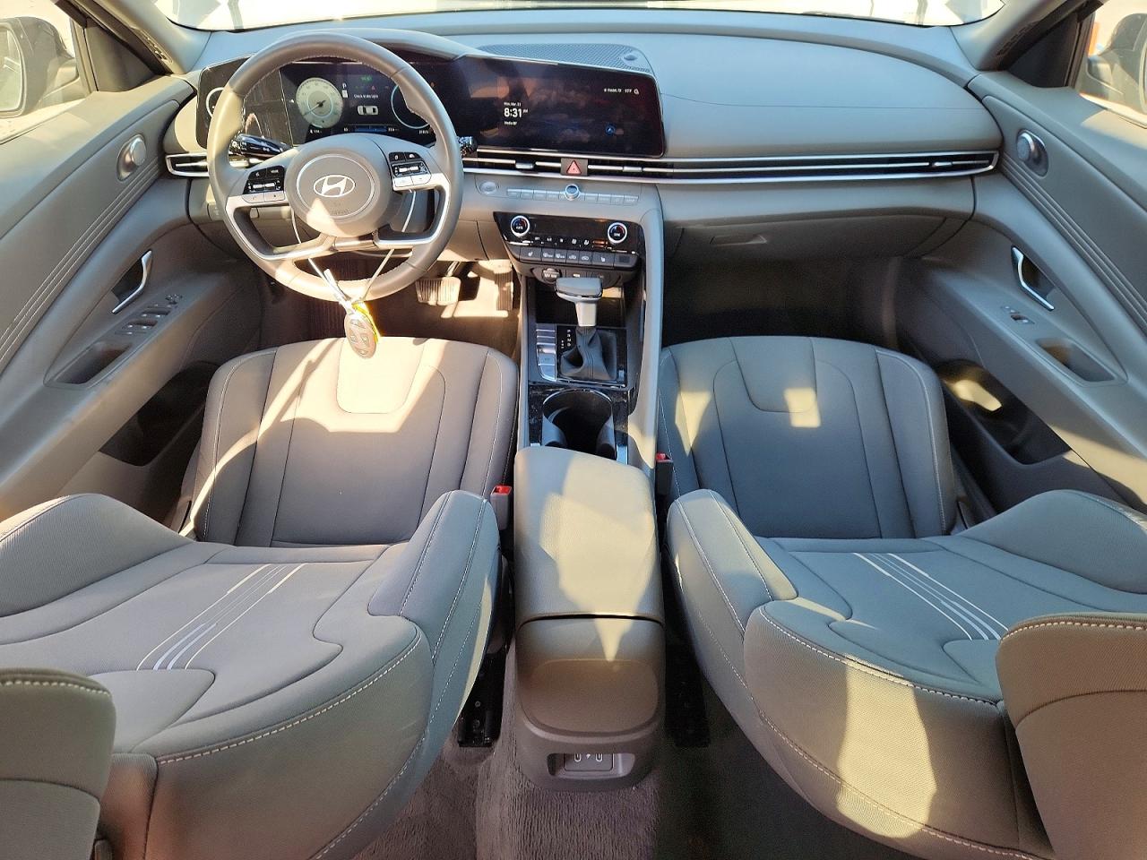 2024 HYUNDAI ELANTRA SEL photo 8