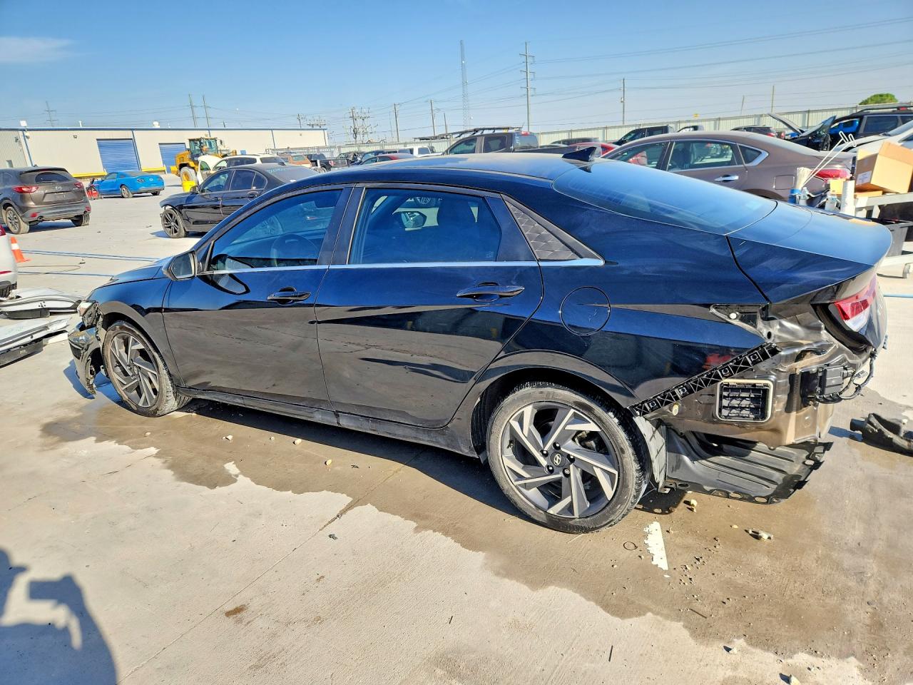 2024 HYUNDAI ELANTRA SEL photo 2