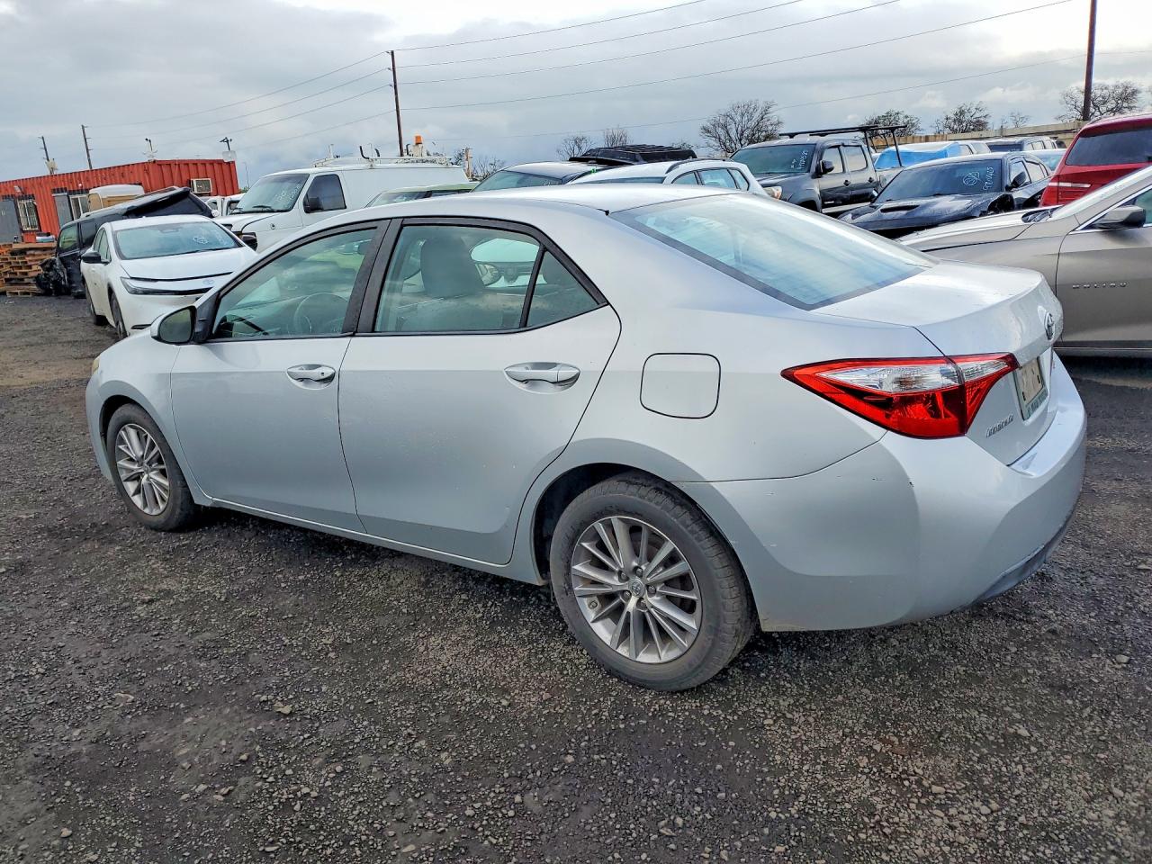 2014 TOYOTA COROLLA photo 2