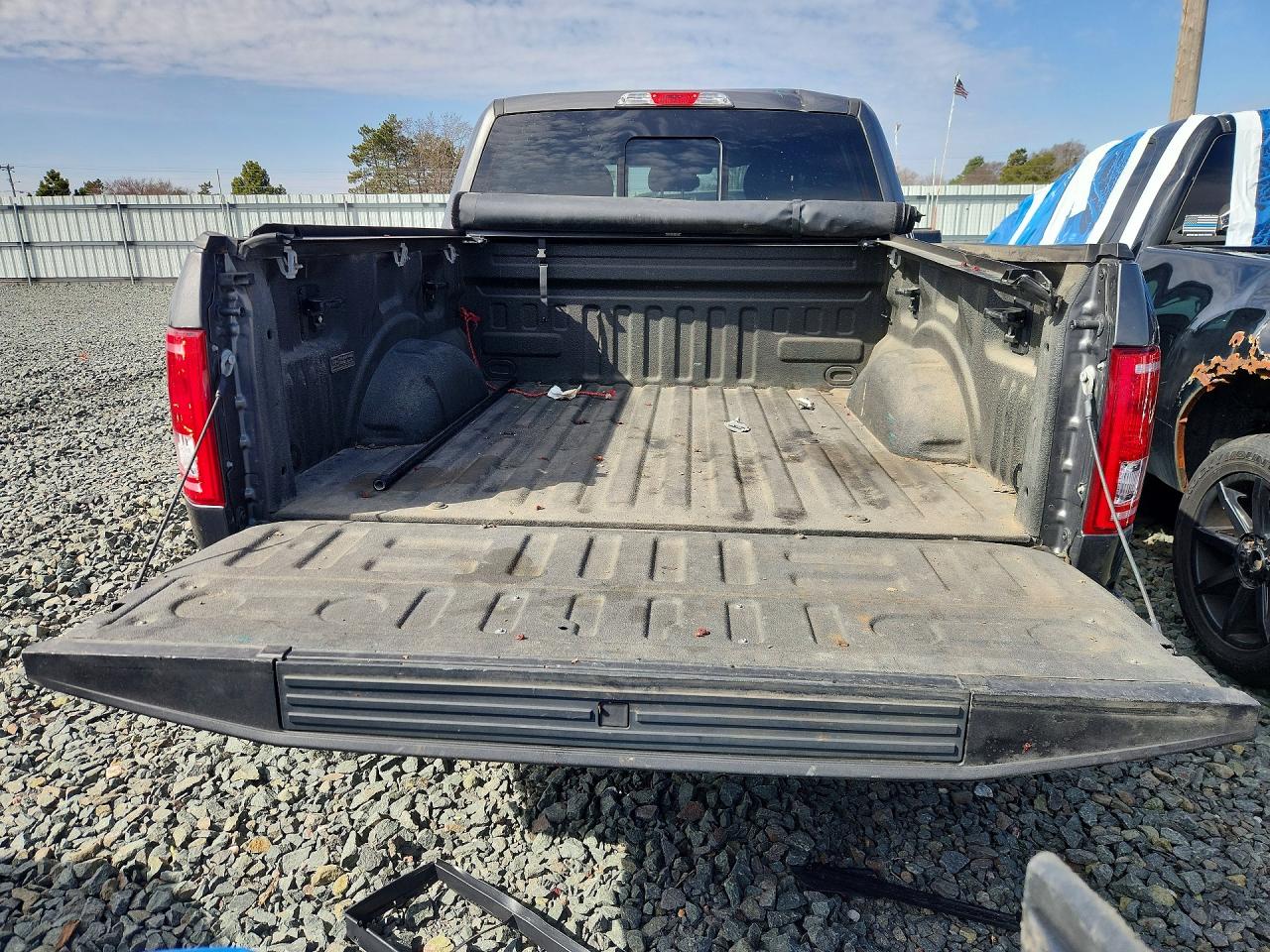 2017 FORD F150 SUPERCREW photo 11