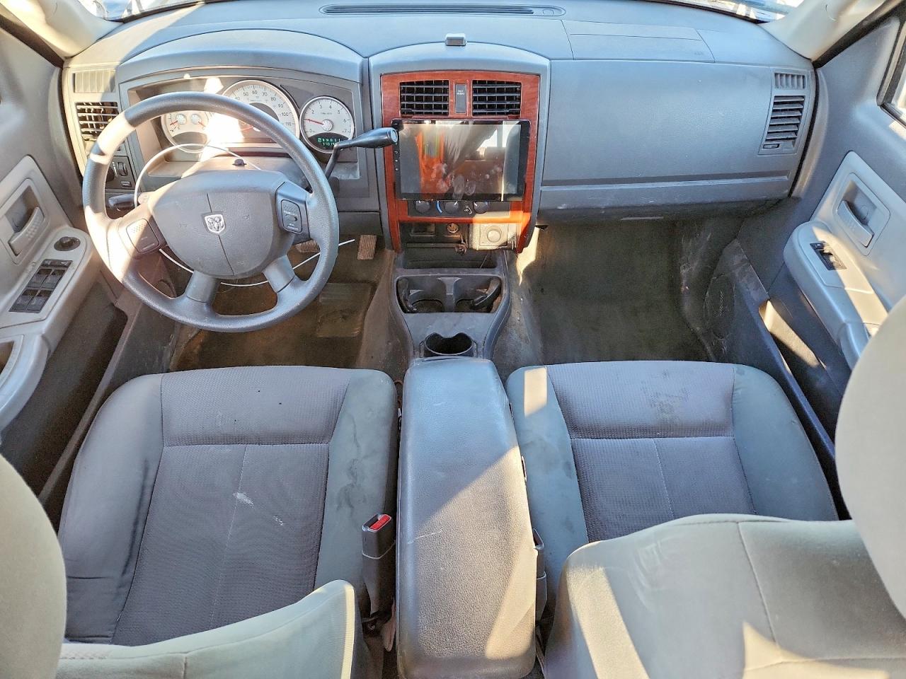 2005 DODGE DAKOTA QUAD SLT photo 22