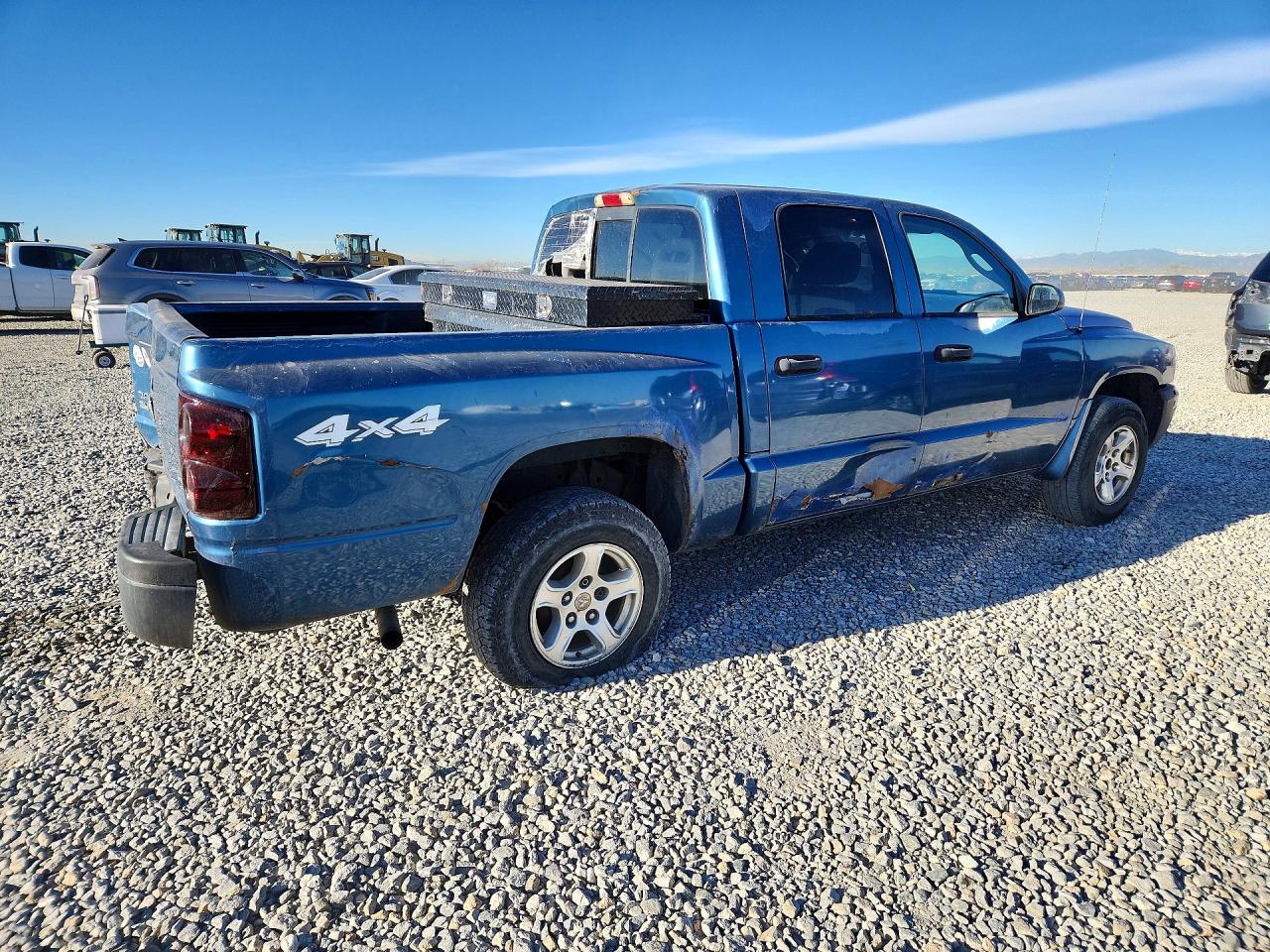 2005 DODGE DAKOTA QUAD SLT photo 7