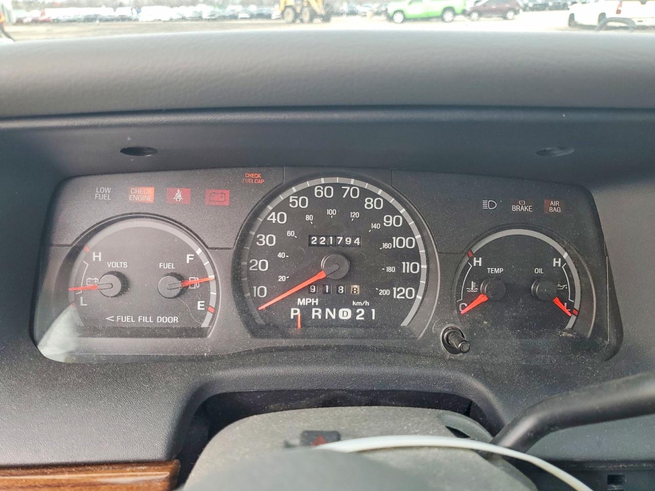 2004 FORD CROWN VICTORIA LX photo 9
