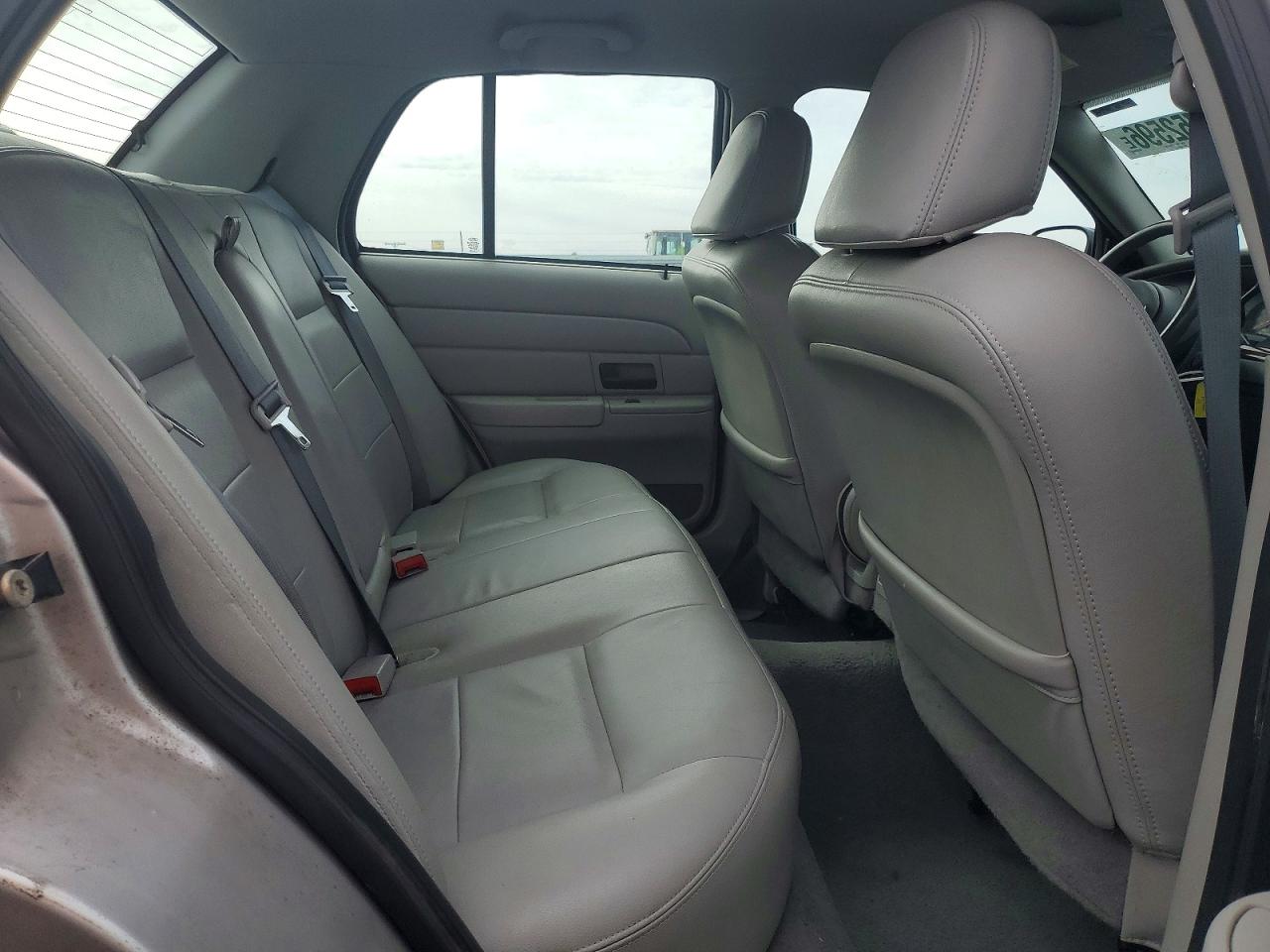 2004 FORD CROWN VICTORIA LX photo 10