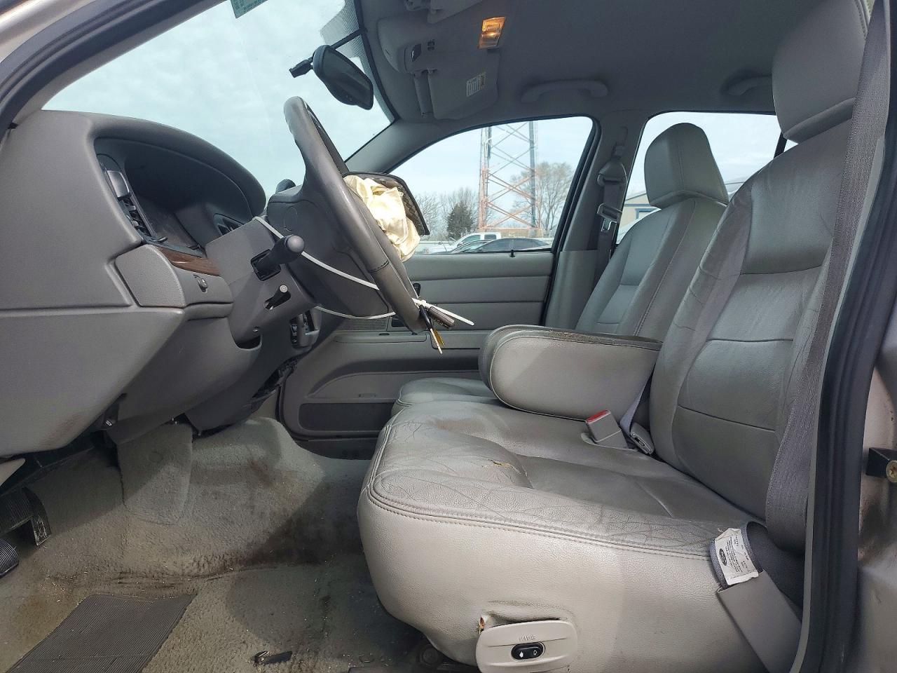 2004 FORD CROWN VICTORIA LX photo 7