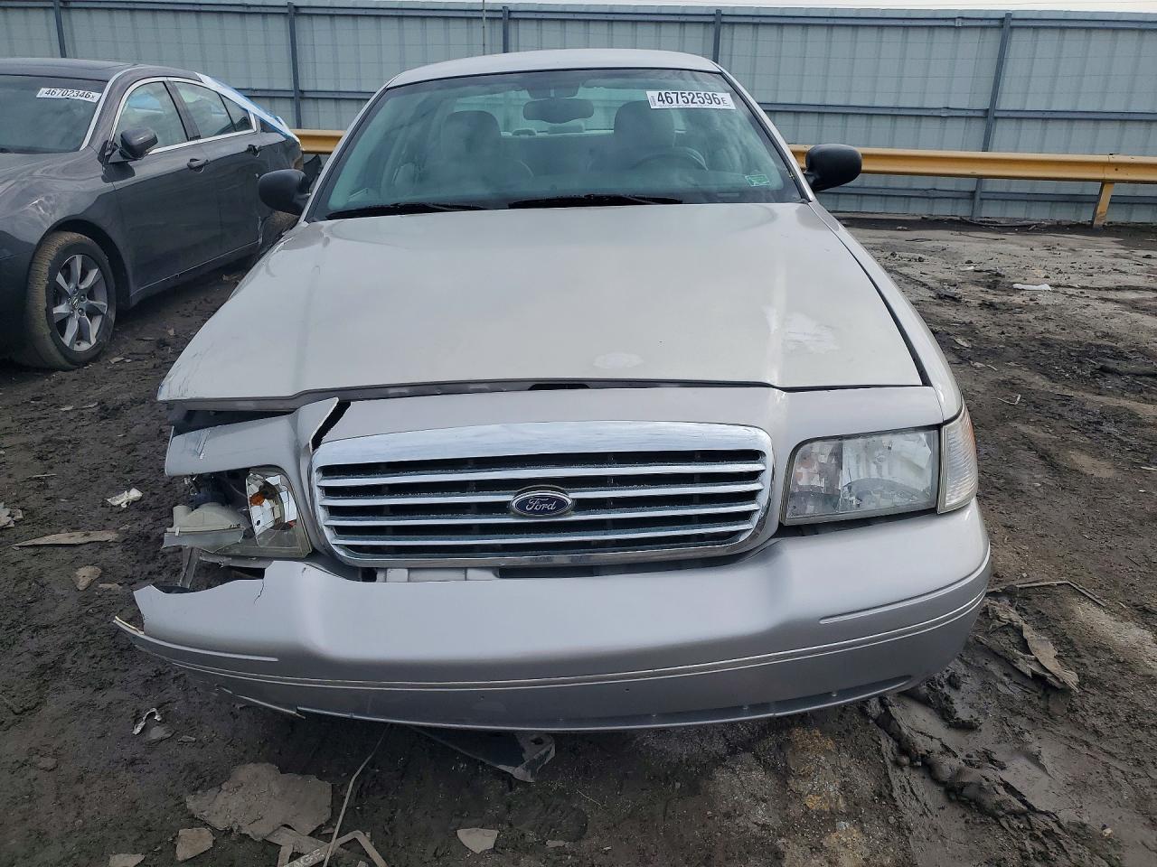 2004 FORD CROWN VICTORIA LX photo 5