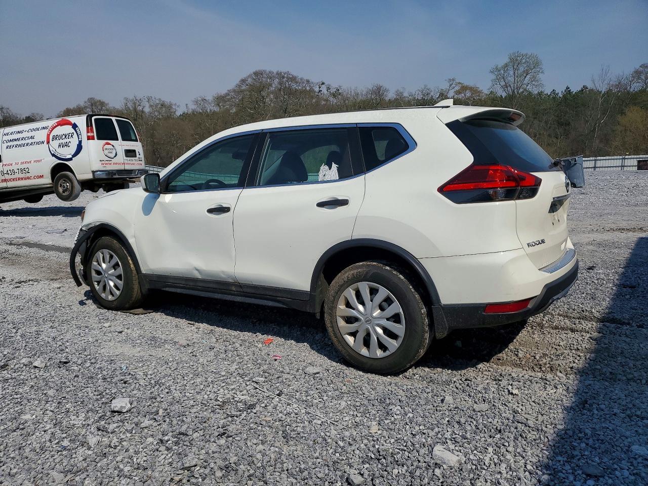 2017 NISSAN ROGUE S photo 2