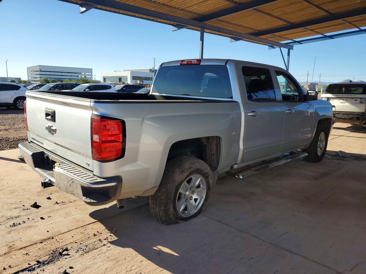 2017 CHEVROLET SILVERADO C1500 LT photo 3