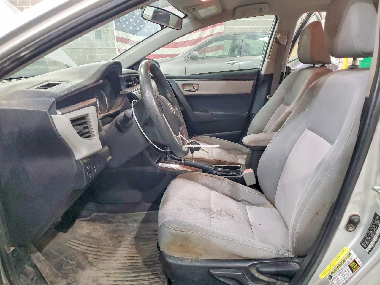 2015 TOYOTA COROLLA LE photo 13