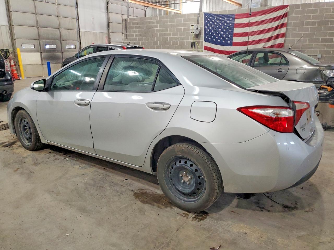 2015 TOYOTA COROLLA LE photo 3