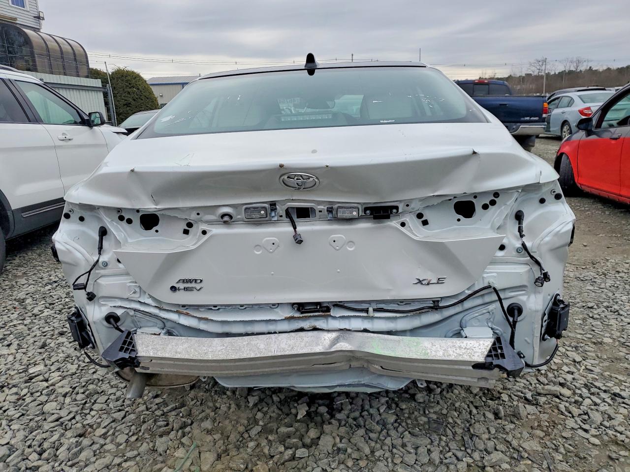 2025 TOYOTA CAMRY XLE photo 11