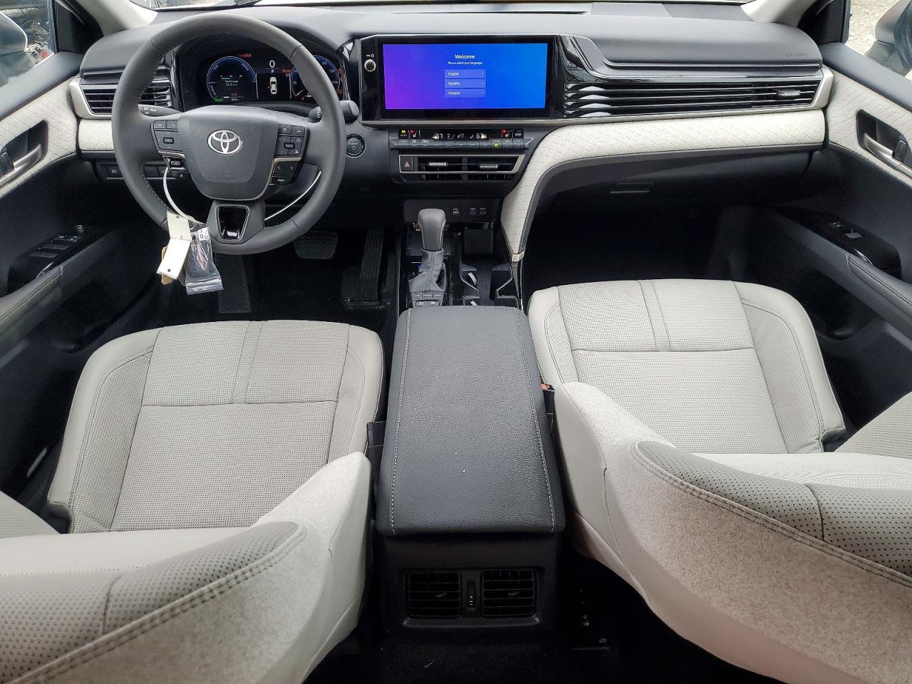 2025 TOYOTA CAMRY XLE photo 15