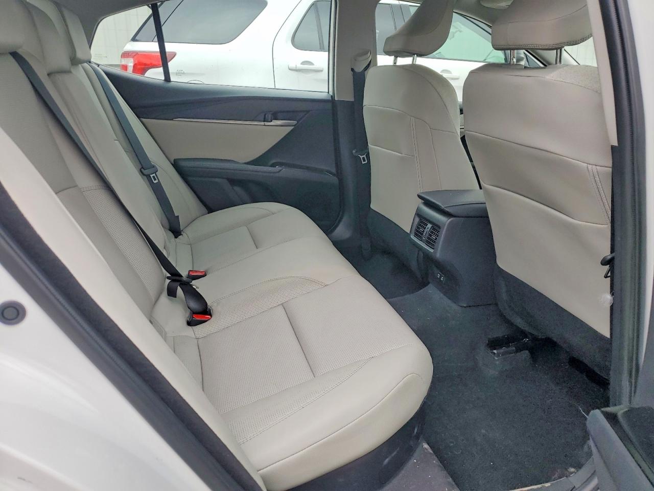 2025 TOYOTA CAMRY XLE photo 19