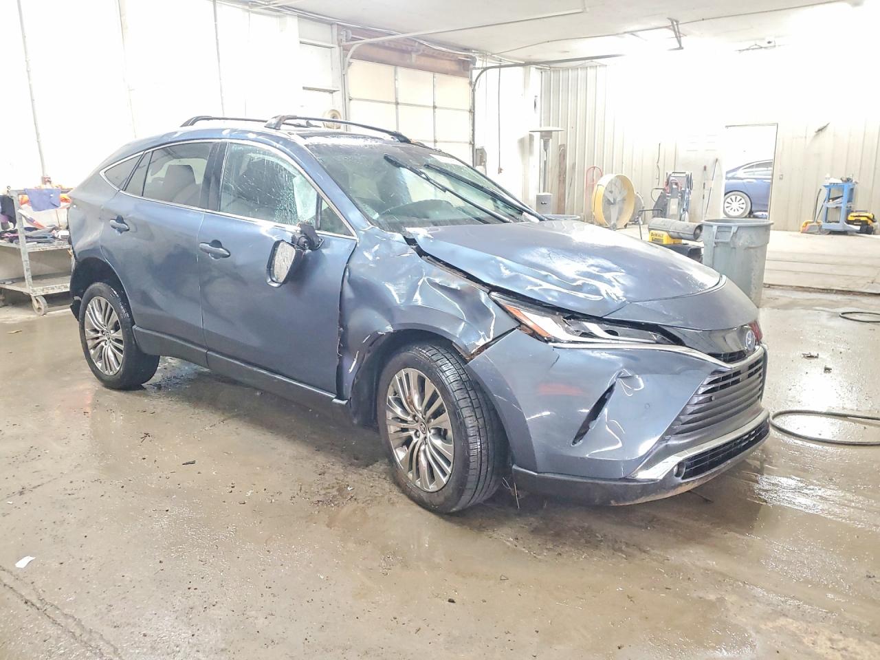 2023 TOYOTA VENZA XLE photo 10