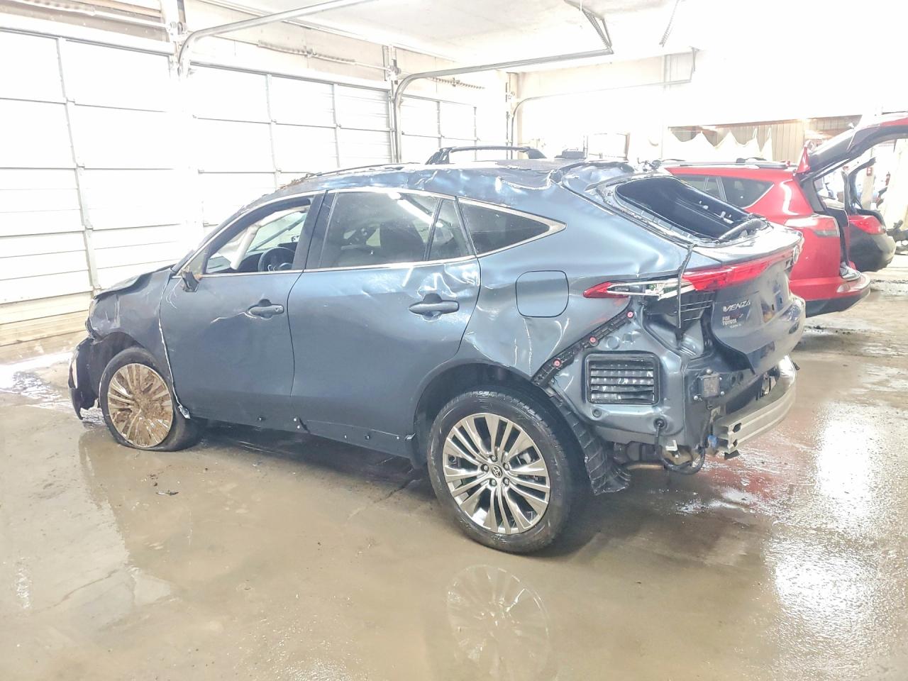 2023 TOYOTA VENZA XLE photo 4