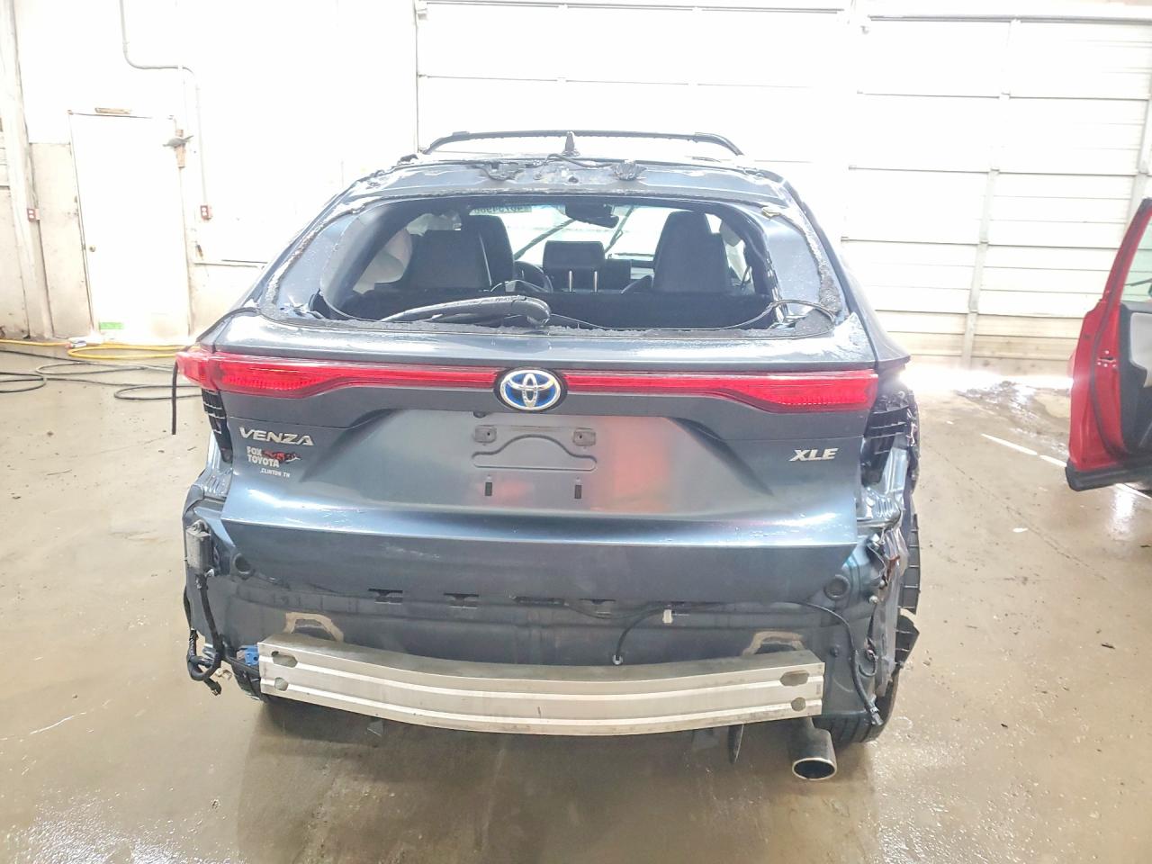 2023 TOYOTA VENZA XLE photo 16