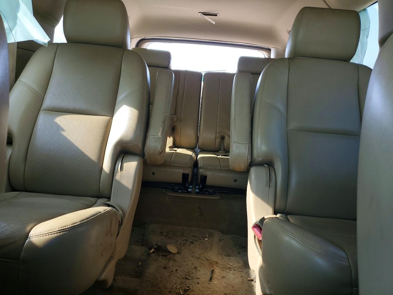 2013 CHEVROLET SUBURBAN C1500 LTZ photo 10