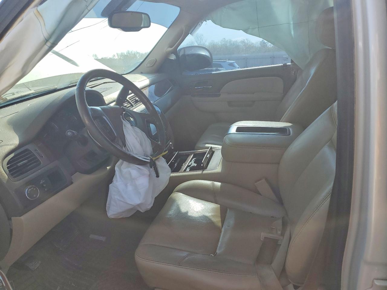 2013 CHEVROLET SUBURBAN C1500 LTZ photo 7