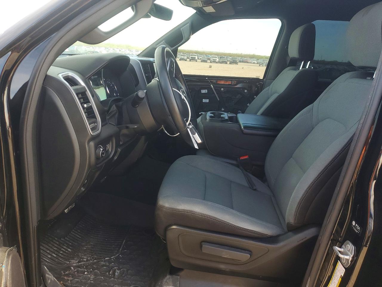2023 RAM 1500 BIG HORN photo 19