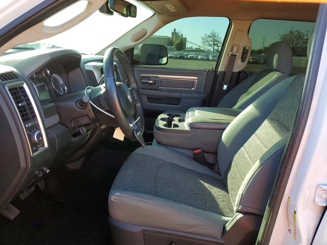 2016 RAM 2500 SLT photo 13