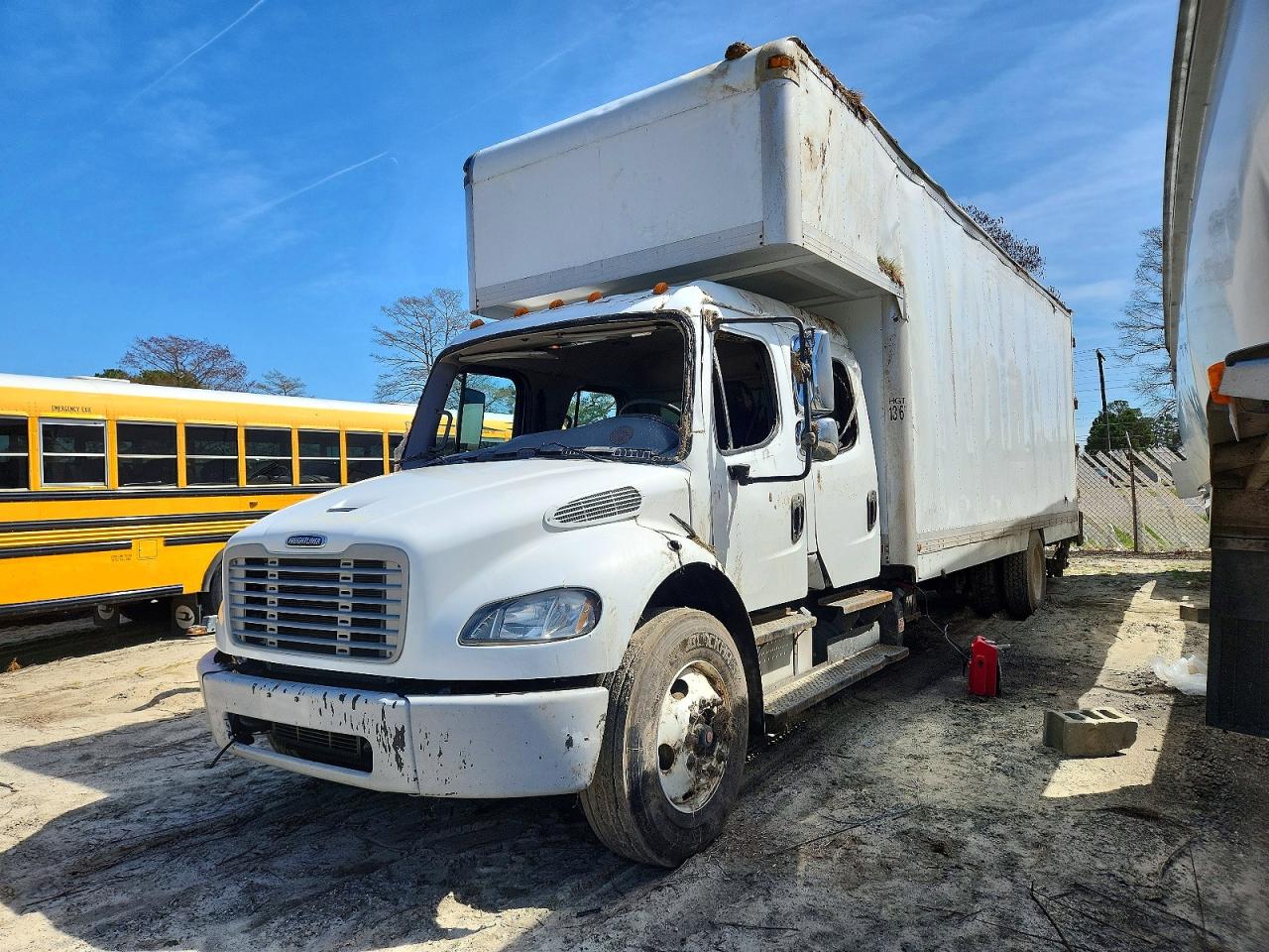 2015 FREIGHTLINER BUSINESS CLASS M2 BOX TRUCK photo 3
