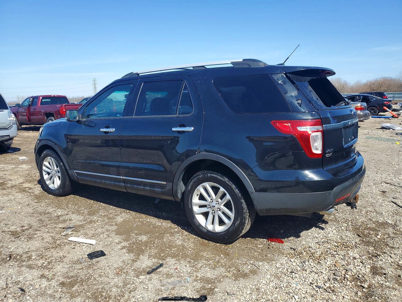 2013 FORD EXPLORER XLT photo 2