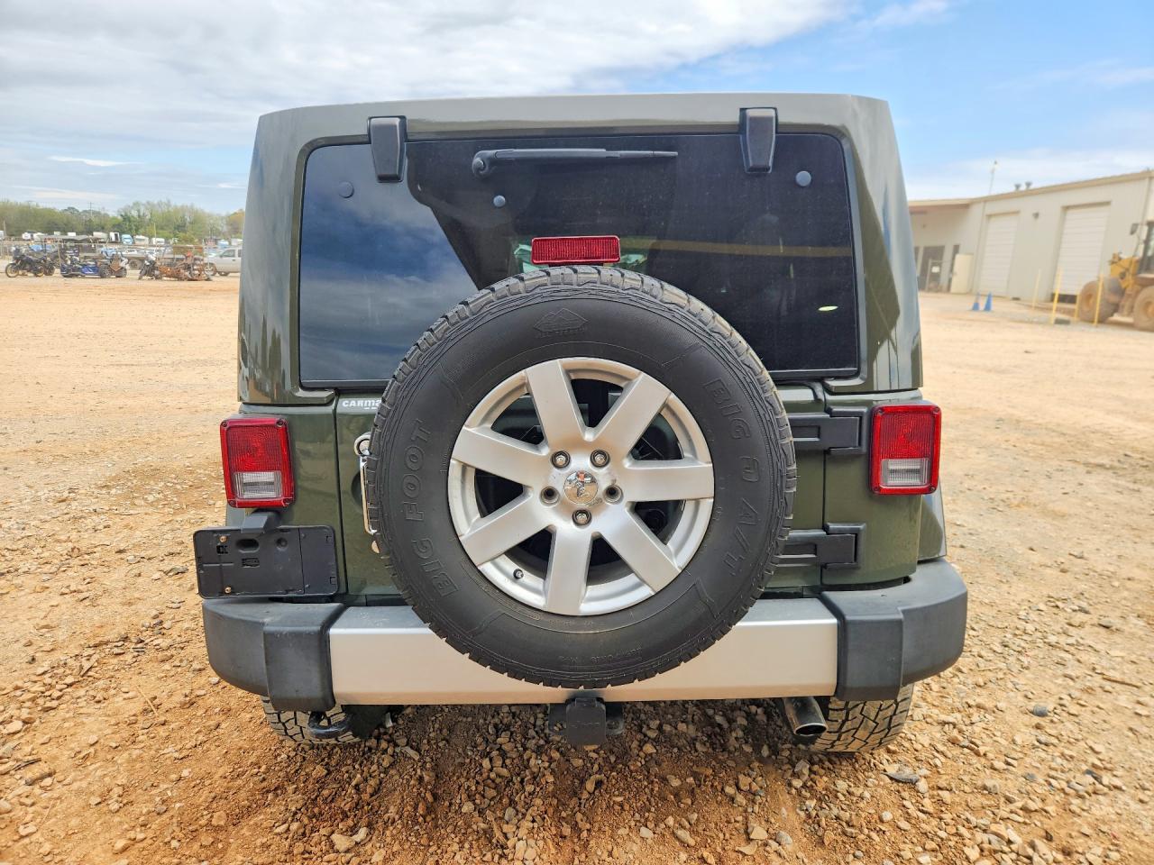 2015 JEEP WRANGLER UNLIMITED SAHARA photo 11
