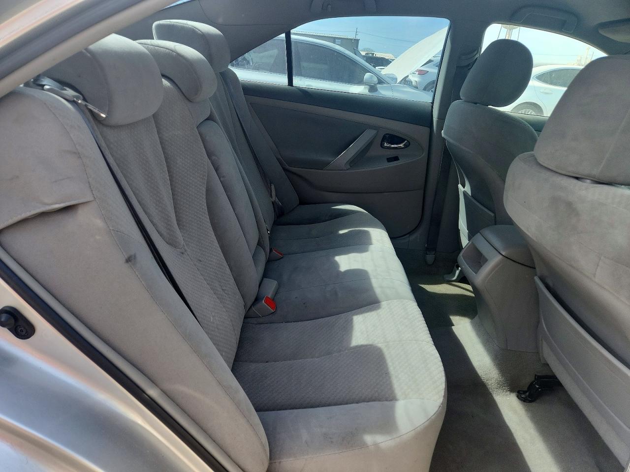2009 TOYOTA CAMRY LE photo 10