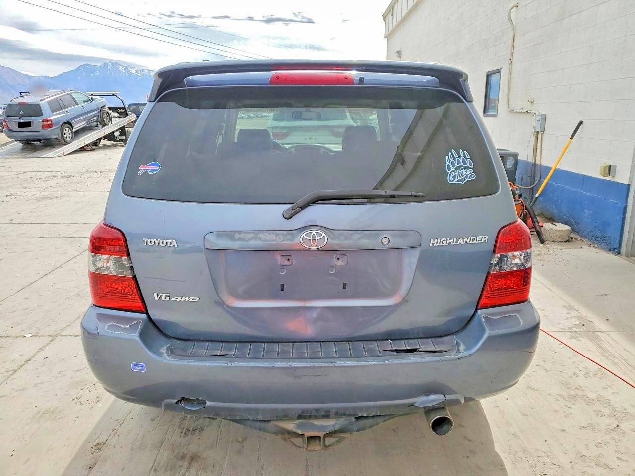 2005 TOYOTA HIGHLANDER LIMITED photo 12