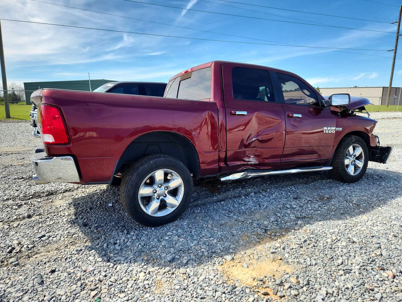 2016 RAM 1500 SLT photo 3