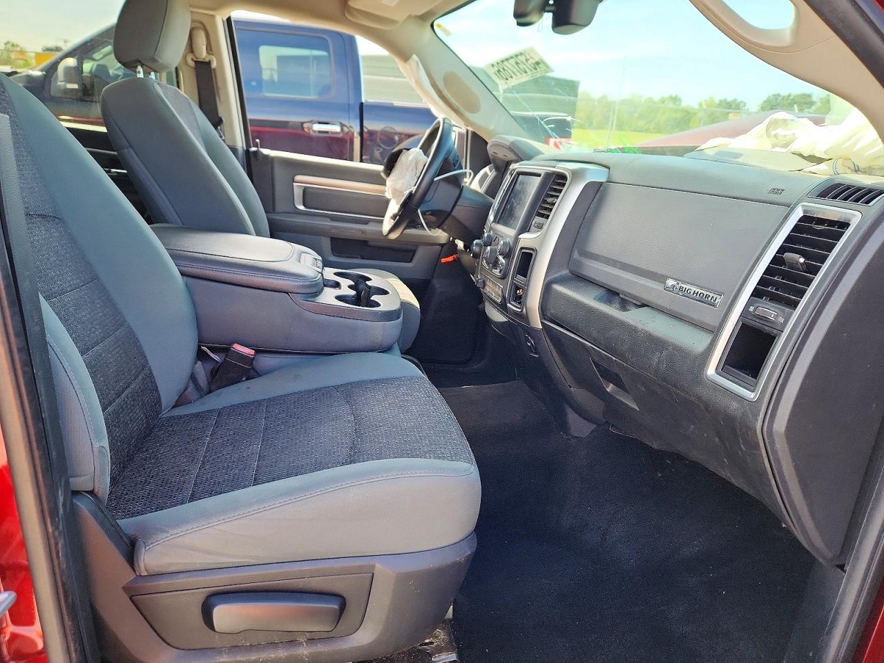 2016 RAM 1500 SLT photo 7