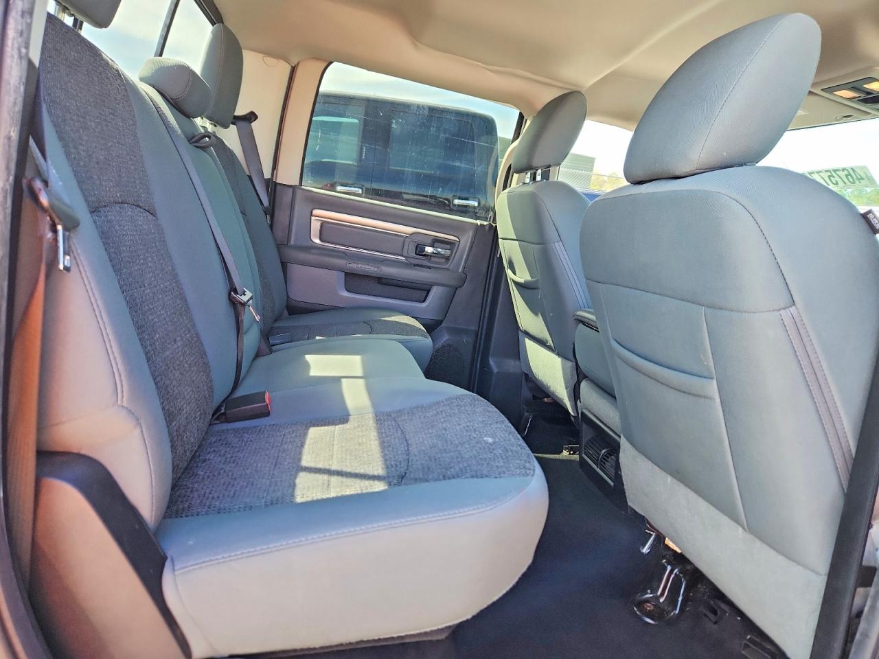 2016 RAM 1500 SLT photo 10