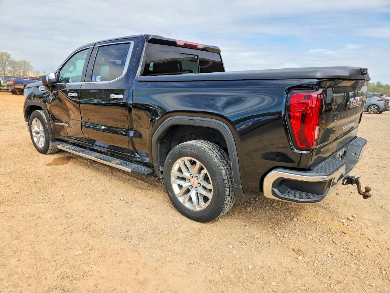 2021 GMC SIERRA C1500 SLT photo 3