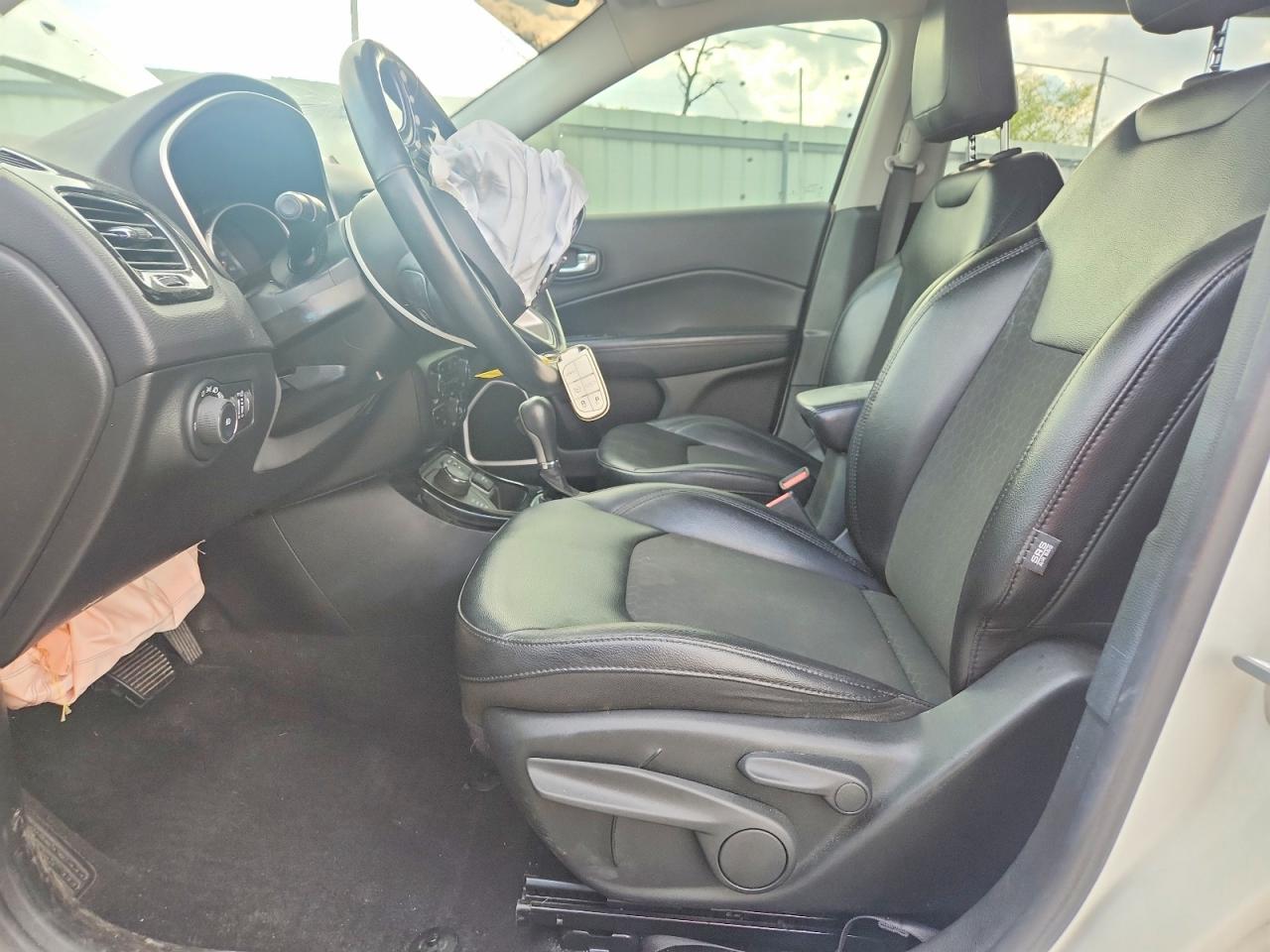 2019 JEEP COMPASS LATITUDE photo 19