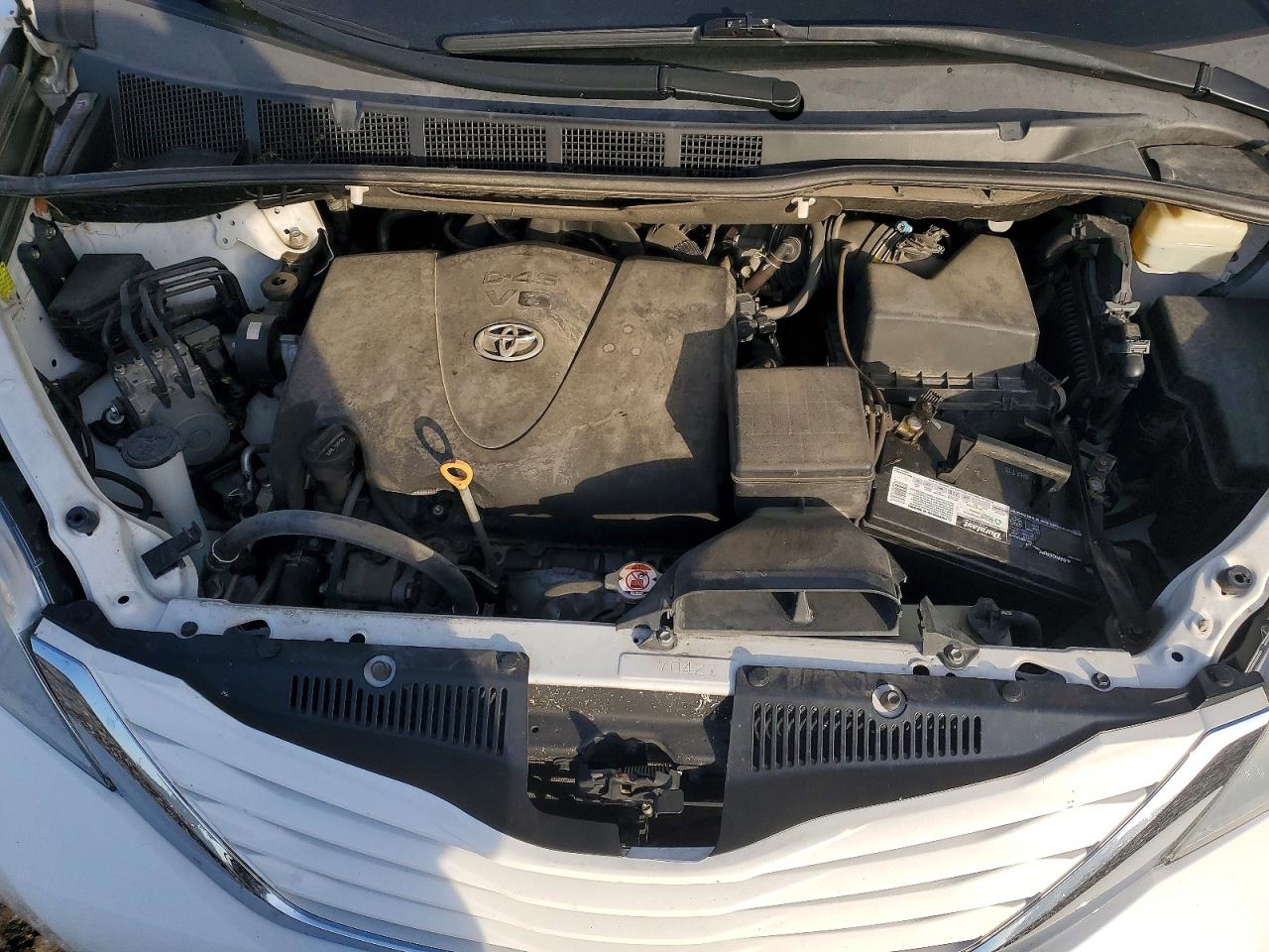 2017 TOYOTA SIENNA LE 8-PASSENGER photo 23