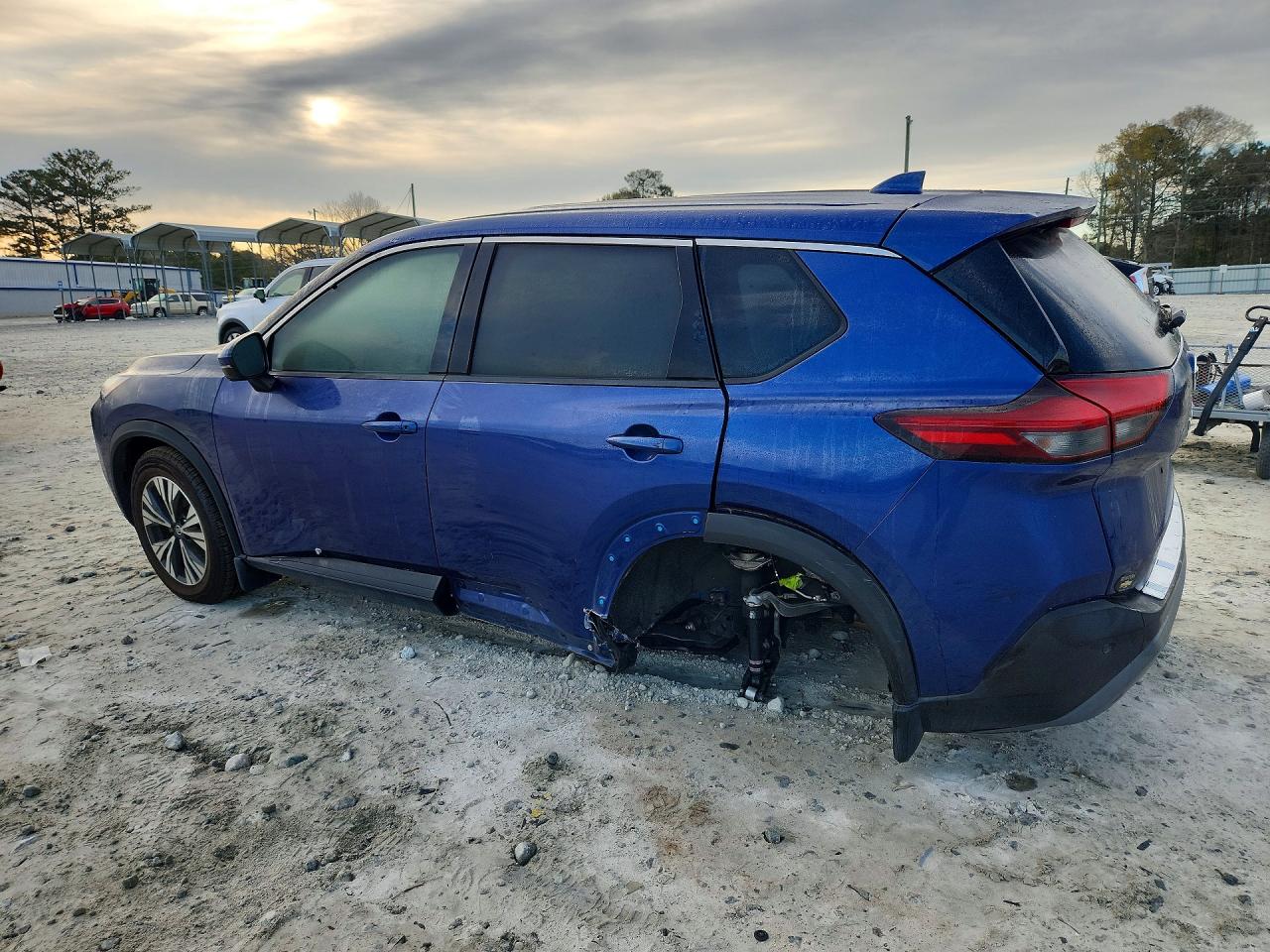 2021 NISSAN ROGUE SV photo 3