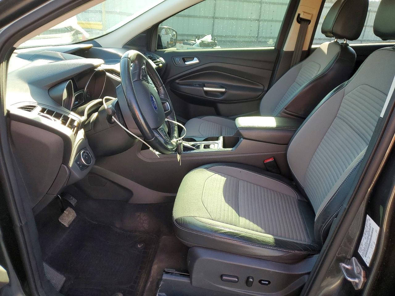 2017 FORD ESCAPE SE photo 7