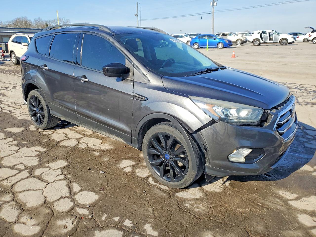 2017 FORD ESCAPE SE photo 4